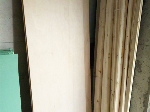 东莞月荷居装修工地现场的木工制作阶段