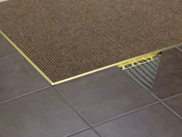 地毯与地砖收口